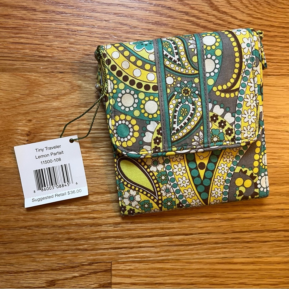 Vera Bradley tiny traveller in lemon parfait